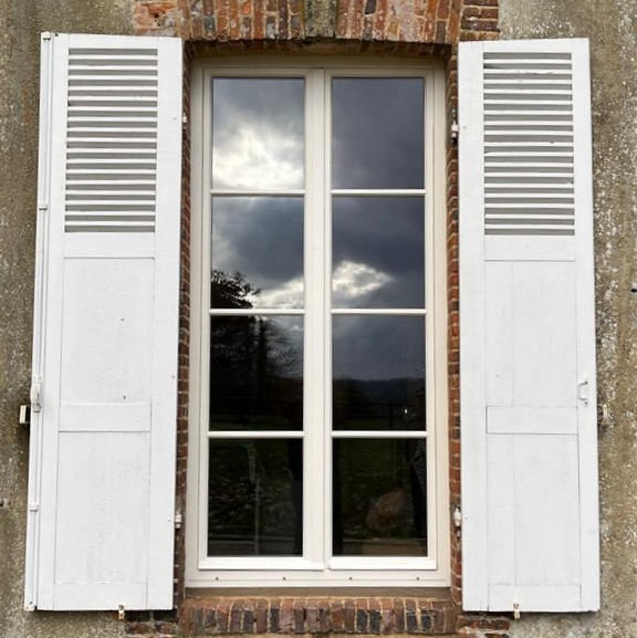 Volet ch�ne plein en partie basse persienne en partie haute